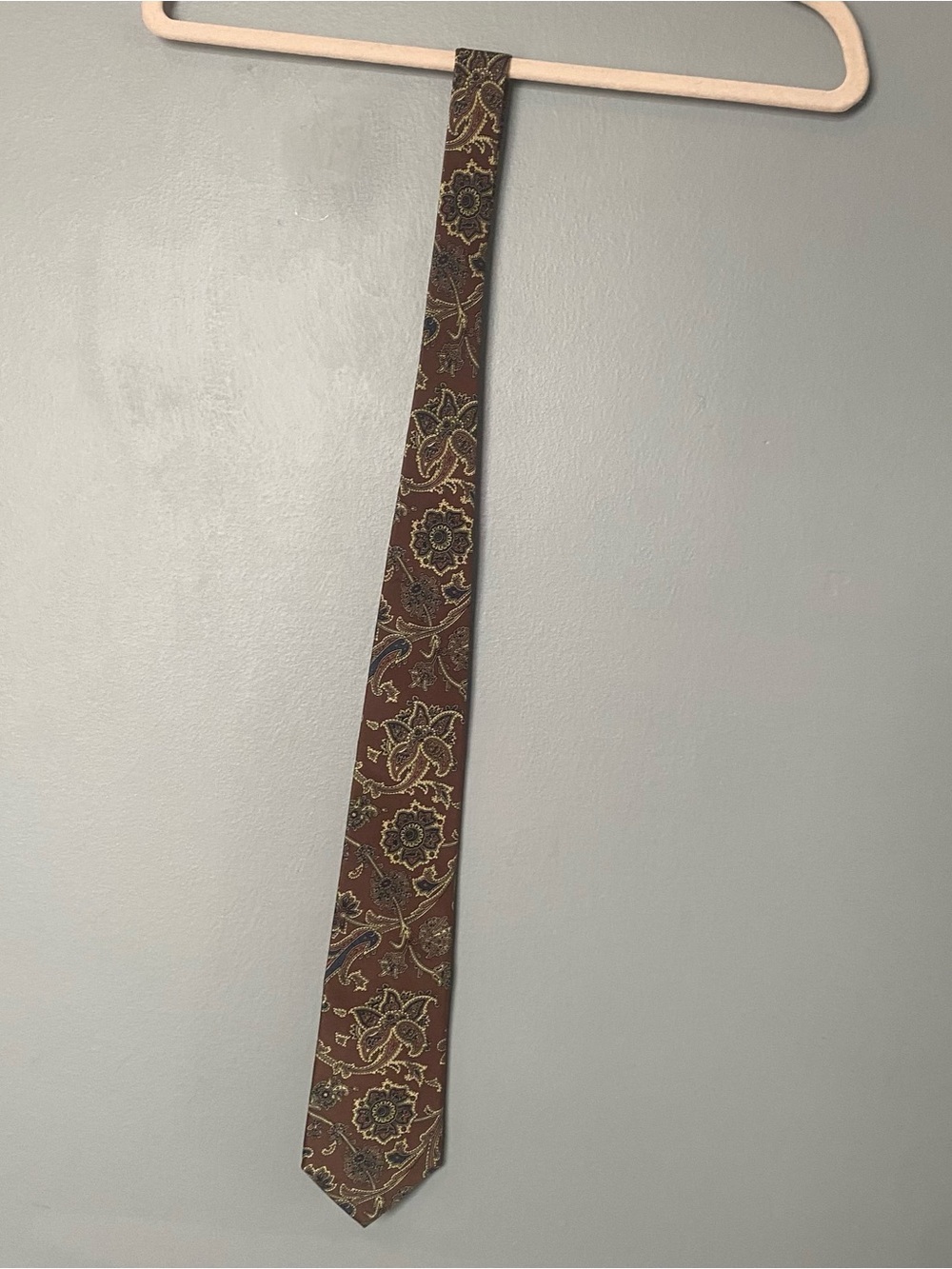 Vintage Marshall Fields Classic Brown Paisley Tie 100% silk